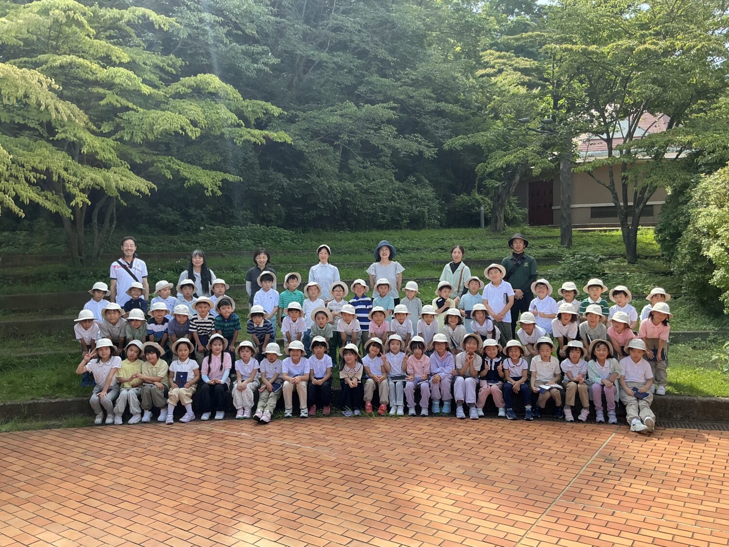 【緑の森へ～１年「みどりの学校」】